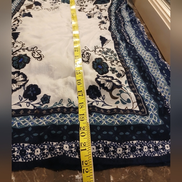 Vince Camuto Navy and Teal Patterned Garment - Picture 12 of 12